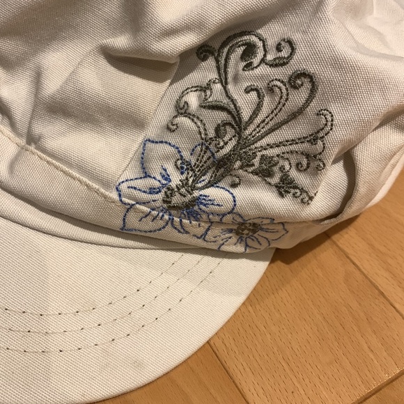 2 Women’s/Youth Fall/Spring/Summer Hats - Picture 9 of 16